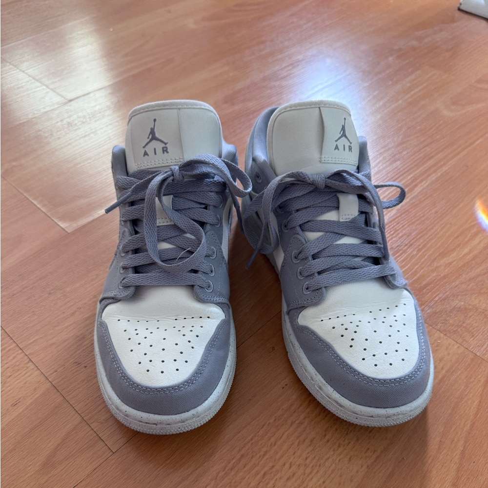 Air Jordans Low Size 8